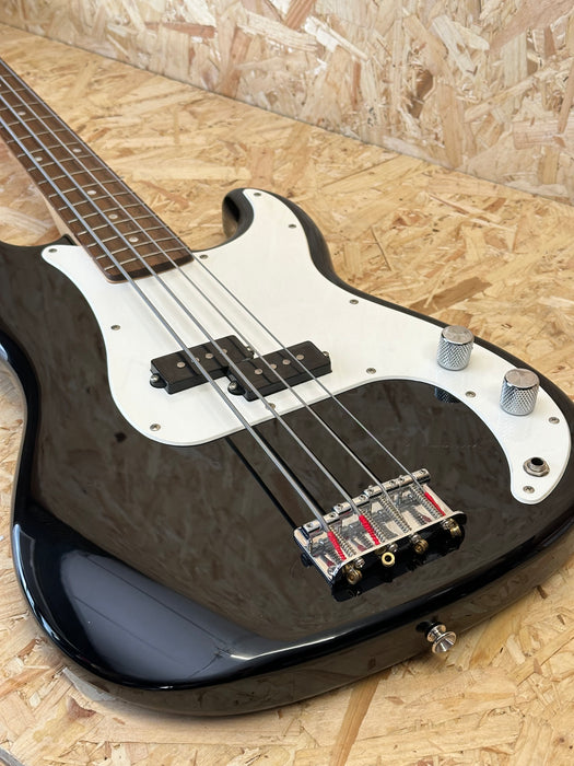 2005 Squier Affinity Series Precision Bass in Black - Pre-Owned