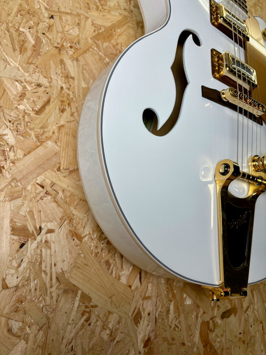 B-Stock Gretsch G5422TG Electromatic® Classic Hollow Body Double-Cut with Bigsby® - Snowcrest White