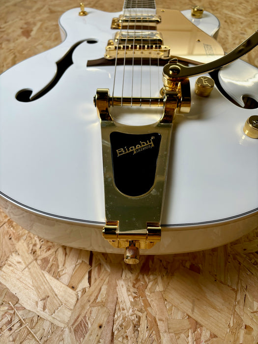 B-Stock Gretsch G5422TG Electromatic® Classic Hollow Body Double-Cut with Bigsby® - Snowcrest White