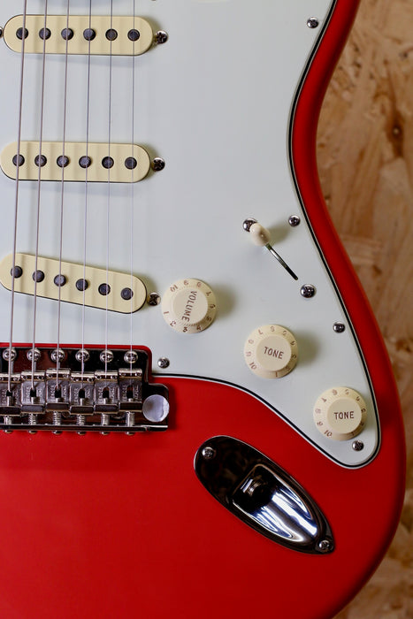 Fender American Vintage II 1961 Stratocaster, Rosewood Fingerboard, Fiesta Red - Pre-owned *As New