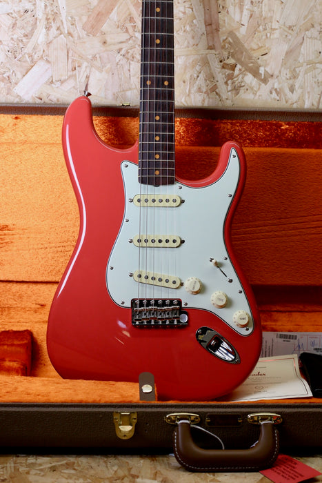 Fender American Vintage II 1961 Stratocaster, Rosewood Fingerboard, Fiesta Red - Pre-owned *As New