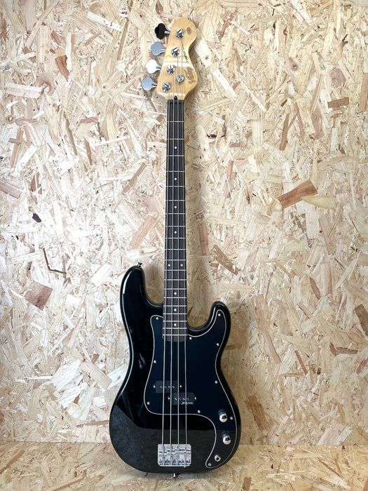 Vintage V40 Coaster Series Bass Guitar - Boulevard Black - Guitar Warehouse