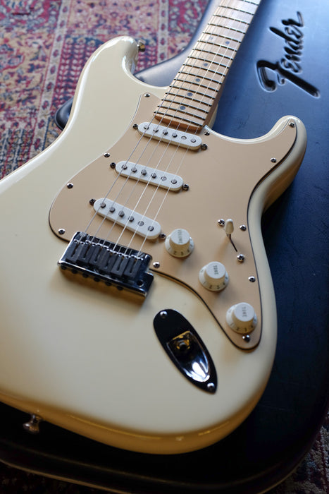 2005 Fender USA Stratocaster Standard Olympic White - Guitar Warehouse