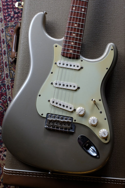 2002 Fender Custom Shop Stratocaster 1960 Relic Inca Silver - Guitar Warehouse